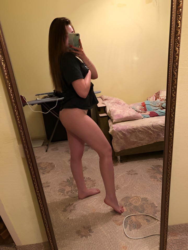 Алина привлекальеная девушка из Нового уренгоя цена от 4000 руб