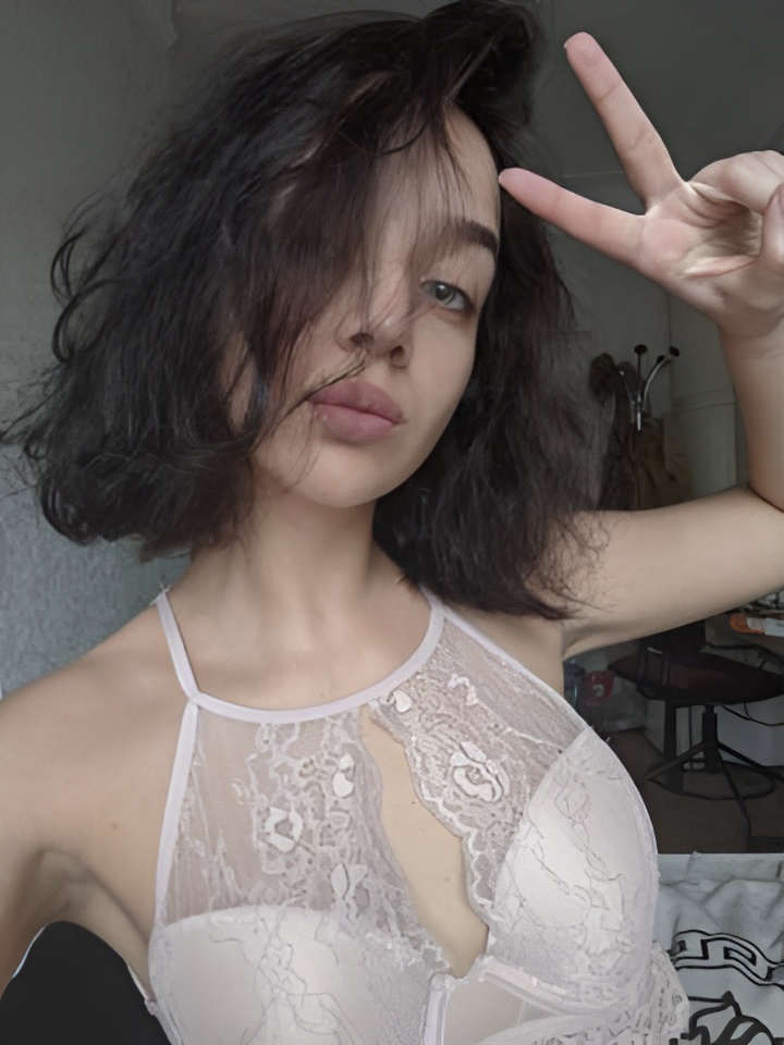 Вероника привлекальеная девушка из Нового уренгоя цена от 5000 руб