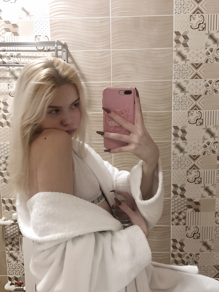 Юля привлекальеная девушка из Нового уренгоя цена от 2000 руб