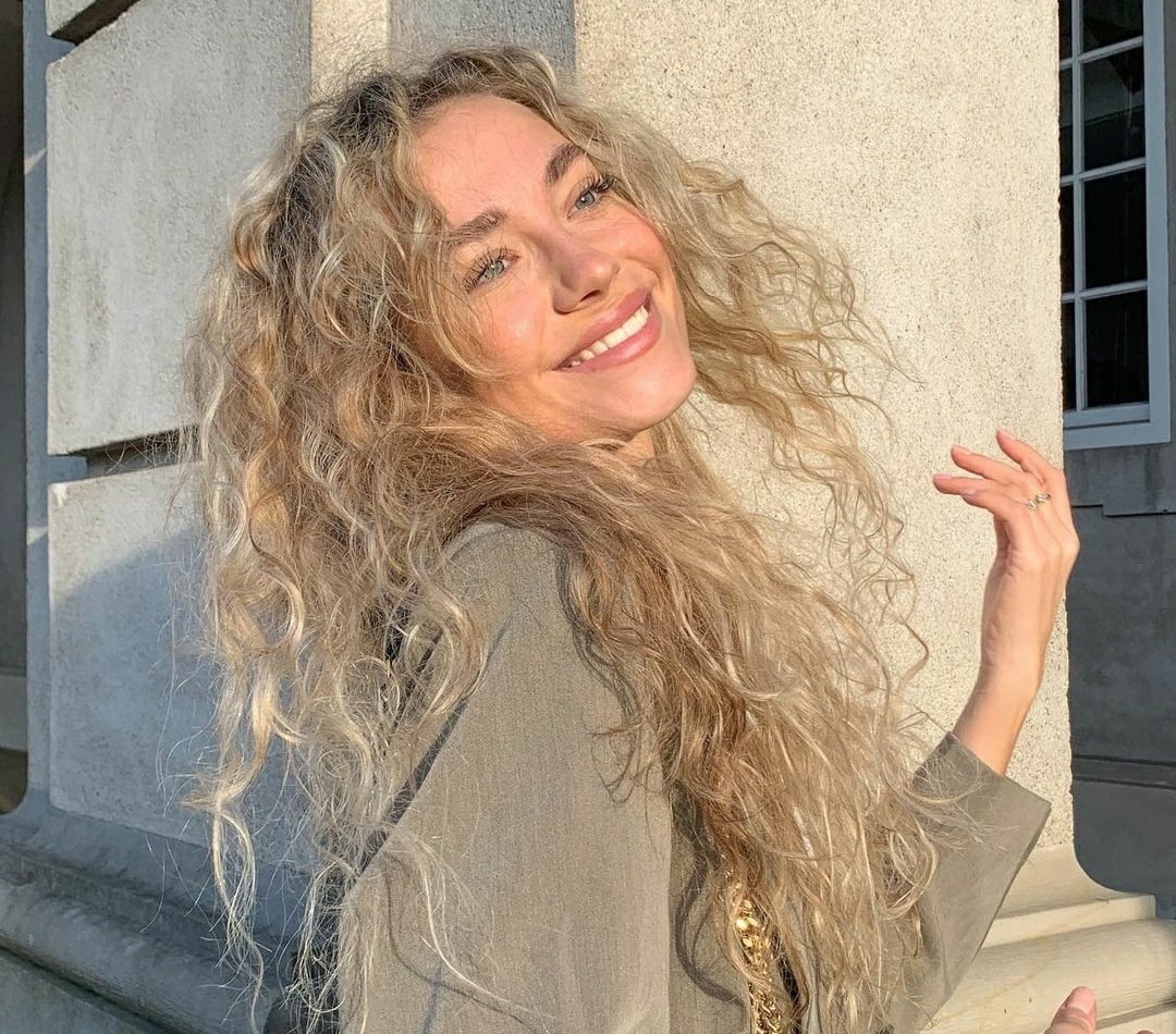 Лиза привлекальеная девушка из Нового уренгоя цена от 3500 руб