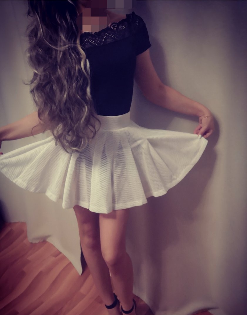 Надя привлекальеная девушка из Нового уренгоя цена от 3500 руб