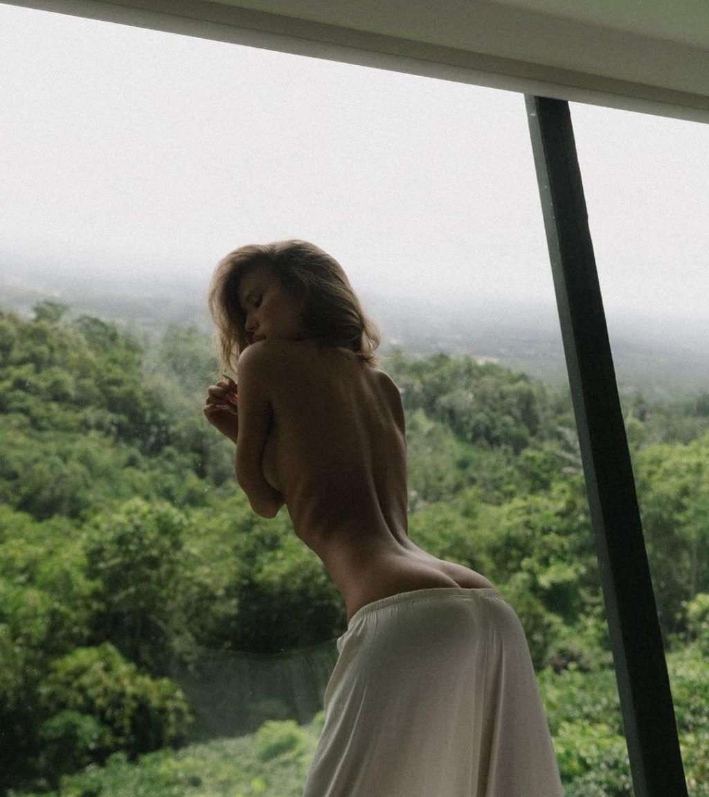 Карина привлекальеная девушка из Нового уренгоя цена от 7000 руб