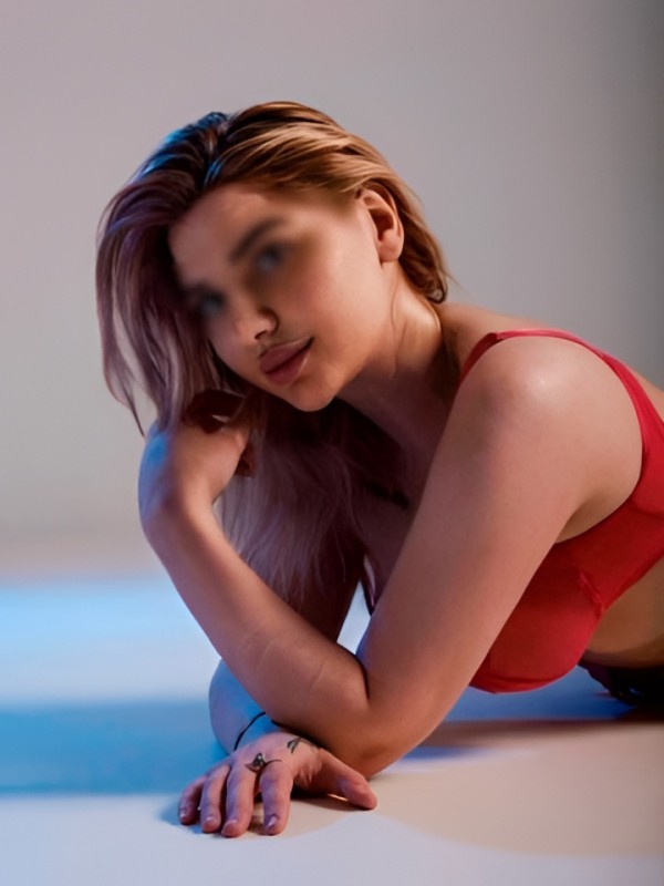 Наташа привлекательная девушка из Нового уренгоя цена от 3000 руб