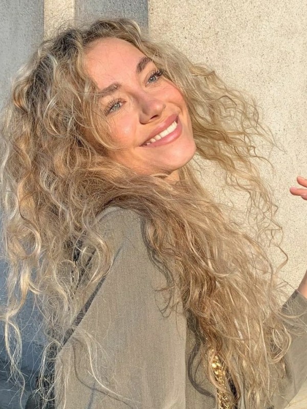 Лиза привлекательная девушка из Нового уренгоя цена от 3500 руб